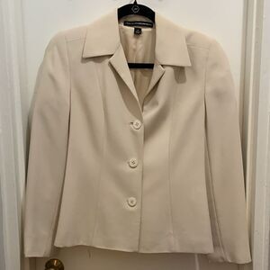 Linda Allard Ellen Tracy Cream Blazer Size 4